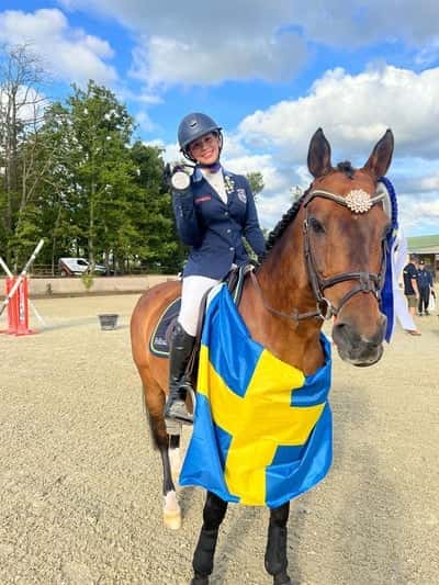 Post 34 of Show jumping with title EM-Silver både individuellt och för det svenska laget 🇸🇪🥈