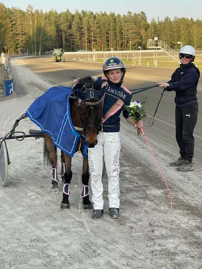 Inlägg 39 av Ponnytrav med titeln Vinst i Årsdebuten 😍❤️‍🔥