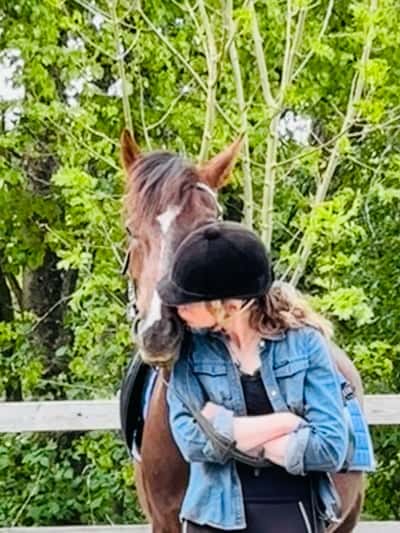 Inlägg 15 av New Forest med titeln Två coolingar som väntar på sin ridlärare 😎😜