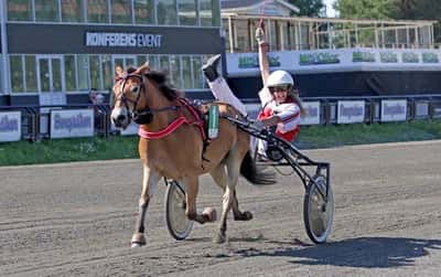 Inlägg 10 av Ponnytrav med titeln Bergsåker 14/8