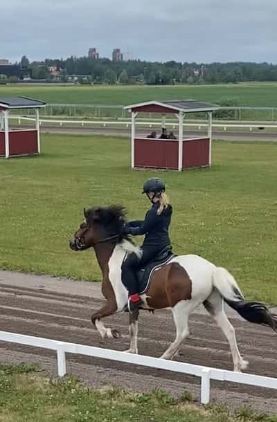 Inlägg 35 av Island med titeln Första tävlingen 