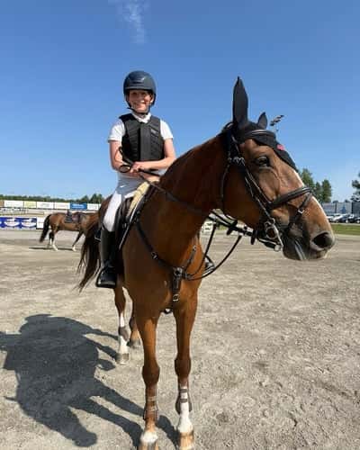 Inlägg 19 av Belgiskt Varmblod med titeln Nicoline & Adam felfria i 120 debuten ⭐️
