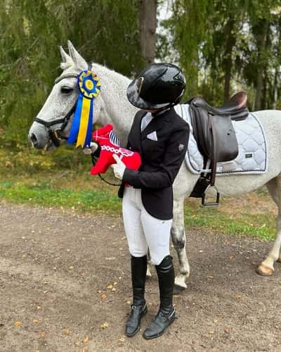 Post 50 of Show jumping with title Bästa ponnyn❤️
