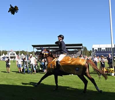 Post 192 of Show jumping with title Lag-SM Guld för Nicoline och Österlens Ridklubb 