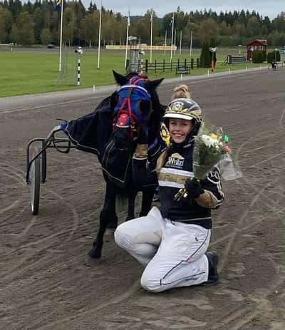 Post 4 of Show jumping with title Ponnytrav 