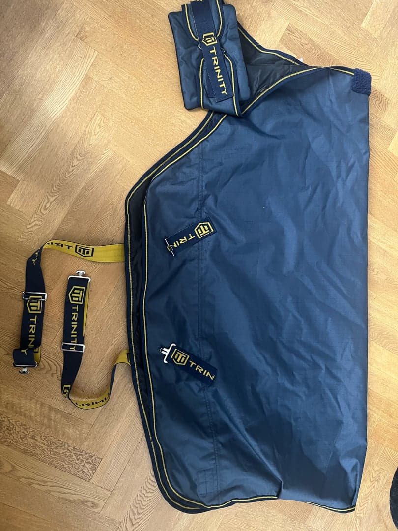 Bild 1 av Marinblått skrittäcke från Trinity