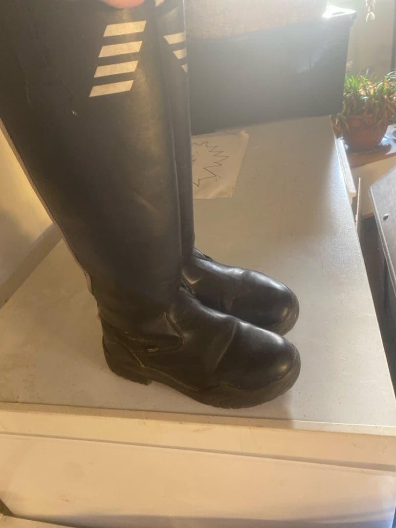 Bild 1 av Svarta ridstövlar