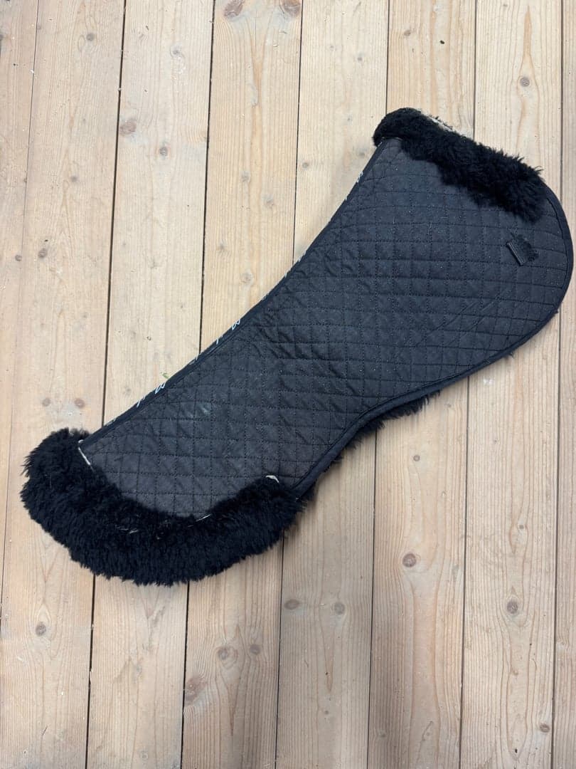 Bild 1 av Svart fårskinnspadd