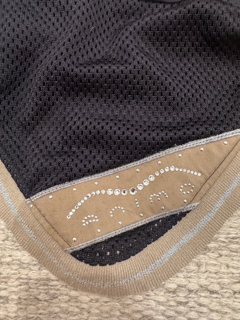 Image 2 of Svart huva från Animo med strass