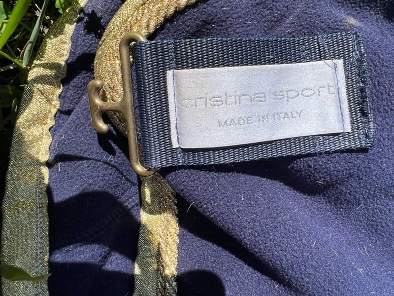 Bild 2 av Riktigt fint fleecetäcke med guldkant 