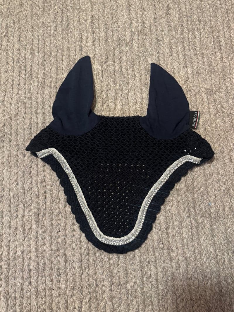 Bild 2 av Mörkblå huva från Equiline med strass