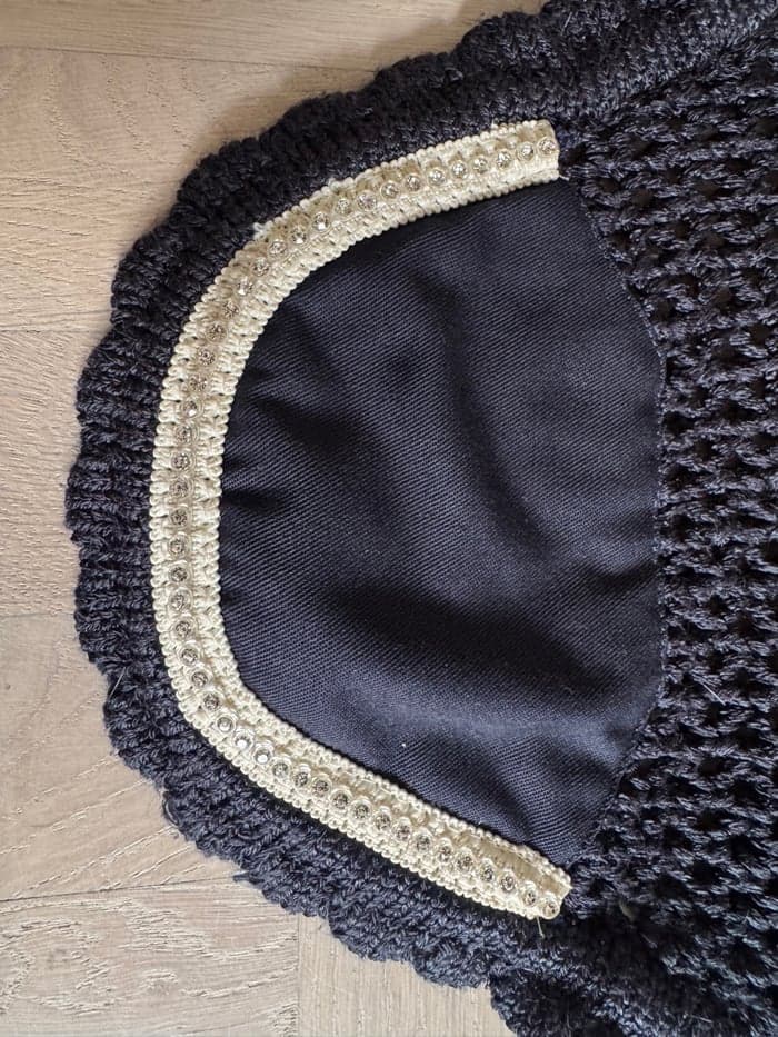 Media 2 av Mörkblå huva med strass från Equiline 