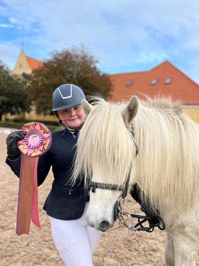 Inlägg 440 av Hoppning med titeln Lev rosa 2023 ❤️ 8onde plats i A-final T3 yr