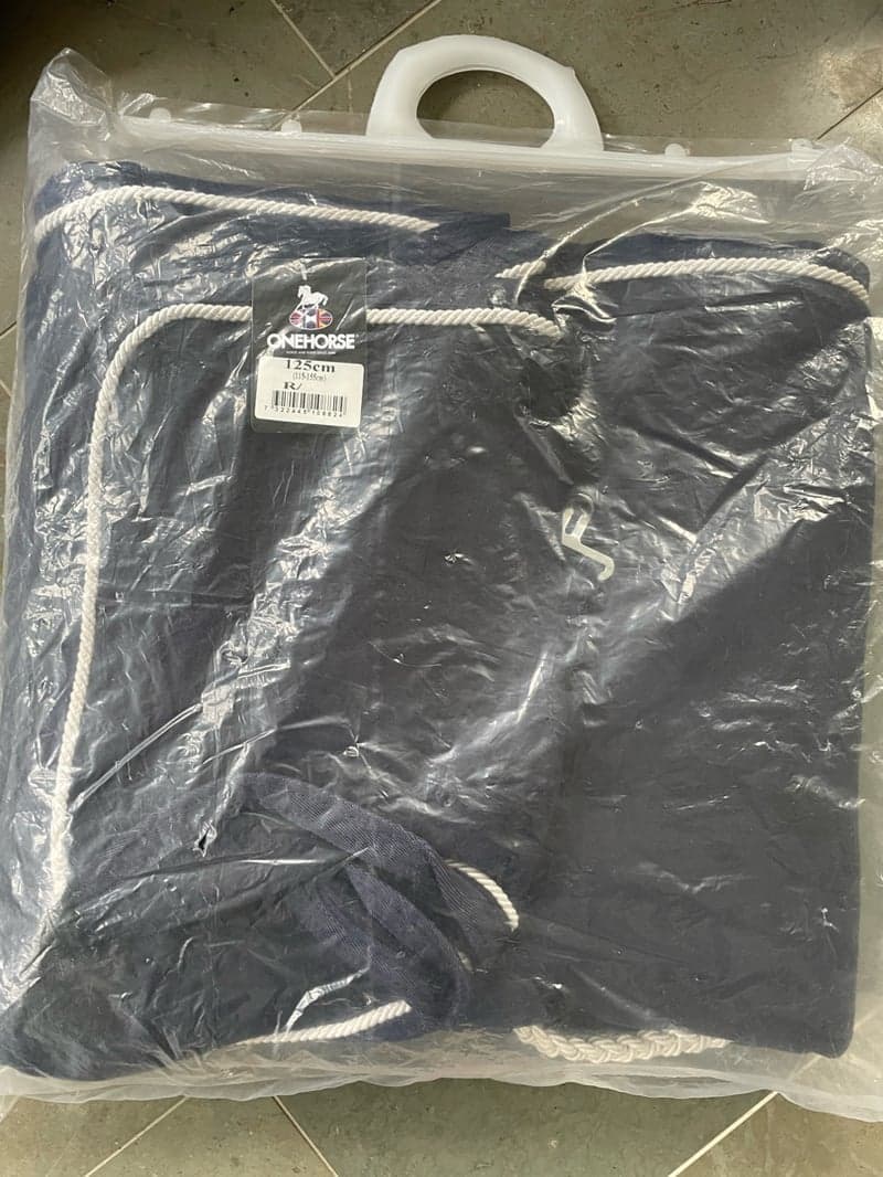 Bild 3 av Mörkblått fleecetäcke från ONEHORSE