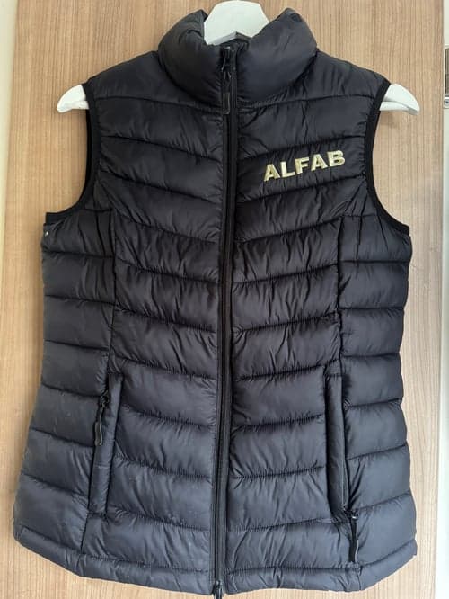Bild av Svart väst från ALFAB