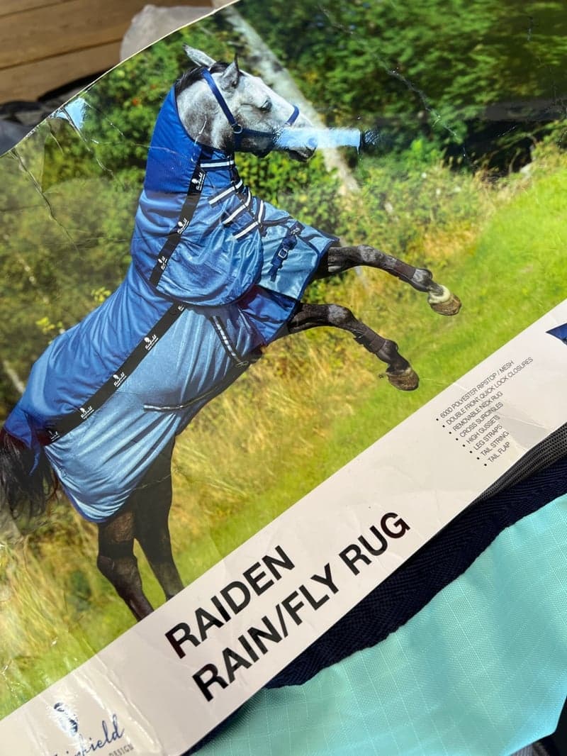 Bild 4 av Nytt regn/flugtäcke