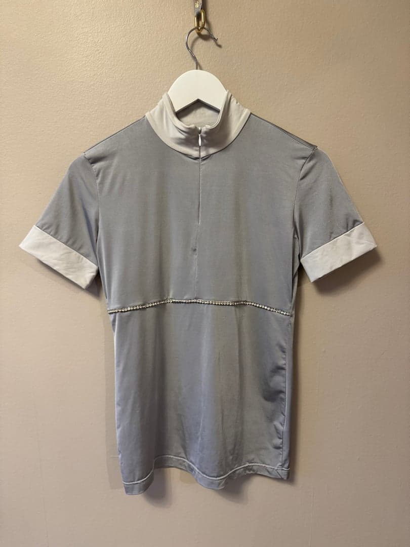 Bild 1 av Grå kortärmad tävlingströja med strass