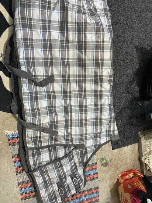 Bild av Grått stalltäcke