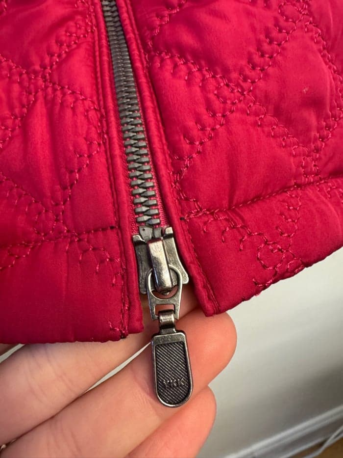 Media 7 of Mörkrosa jacka från Equline