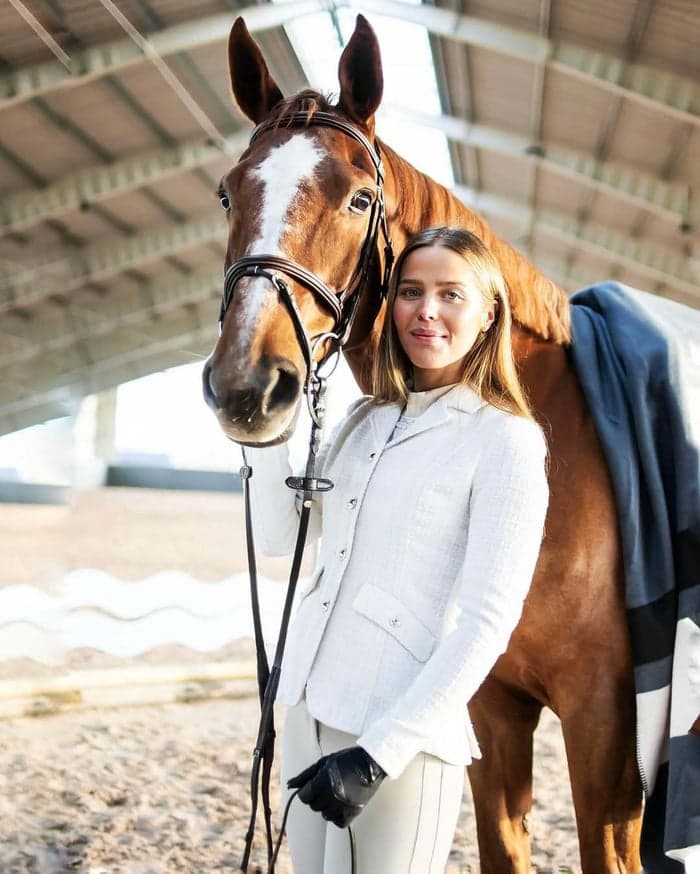 Media 2 av Privatlektioner med hoppryttaren Selma Hammarström