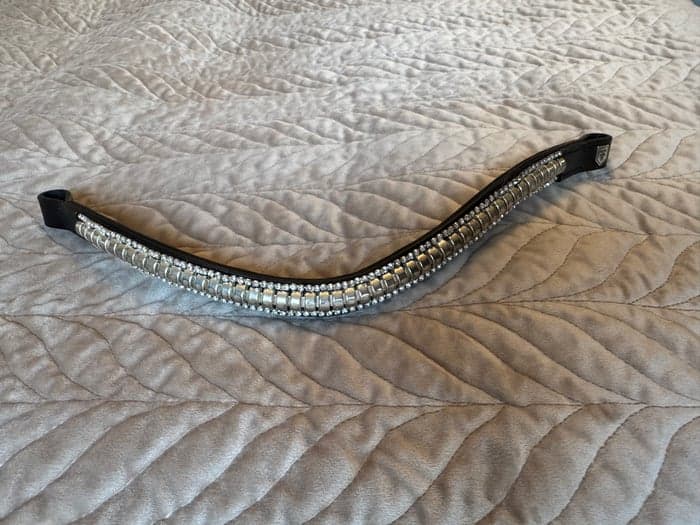 Media 1 av Svart pannband med strass 