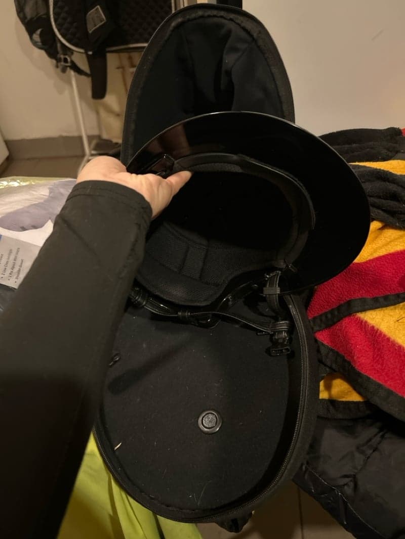 Bild 3 av Svart hjälm från KEP Italia