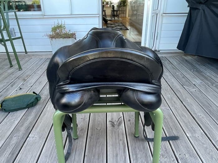 Media 3 of Svart dressyrsadel Albion Platinum 17,5”