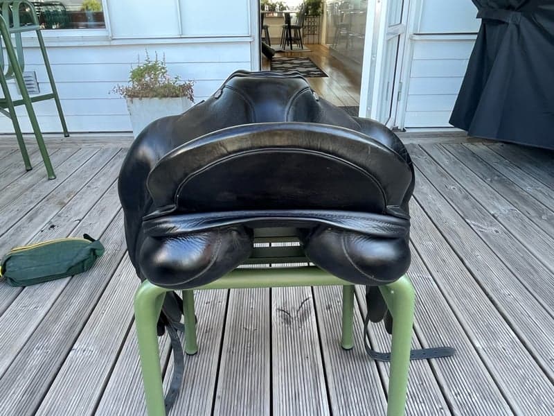 Bild 3 av Dressyrsadel Albion Platinum 17,5”, W