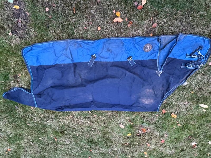 Image 2 of Blått utetäcke från CHARLIES