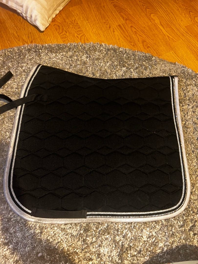 Bild 1 av Svart schabrak från HKM