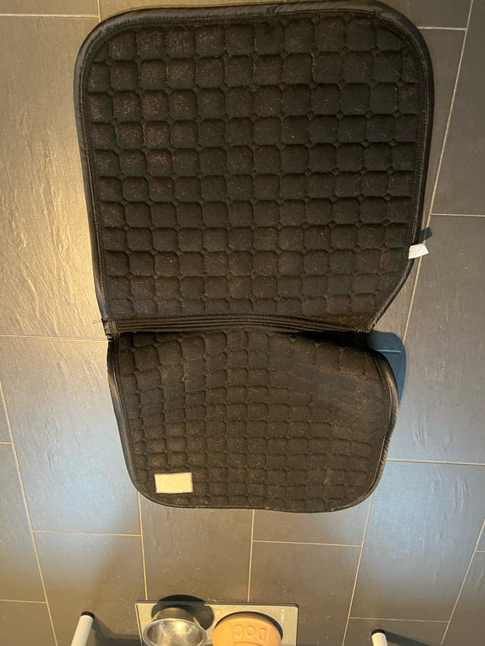 Media 4 av Svart schabrak med guld från Equito