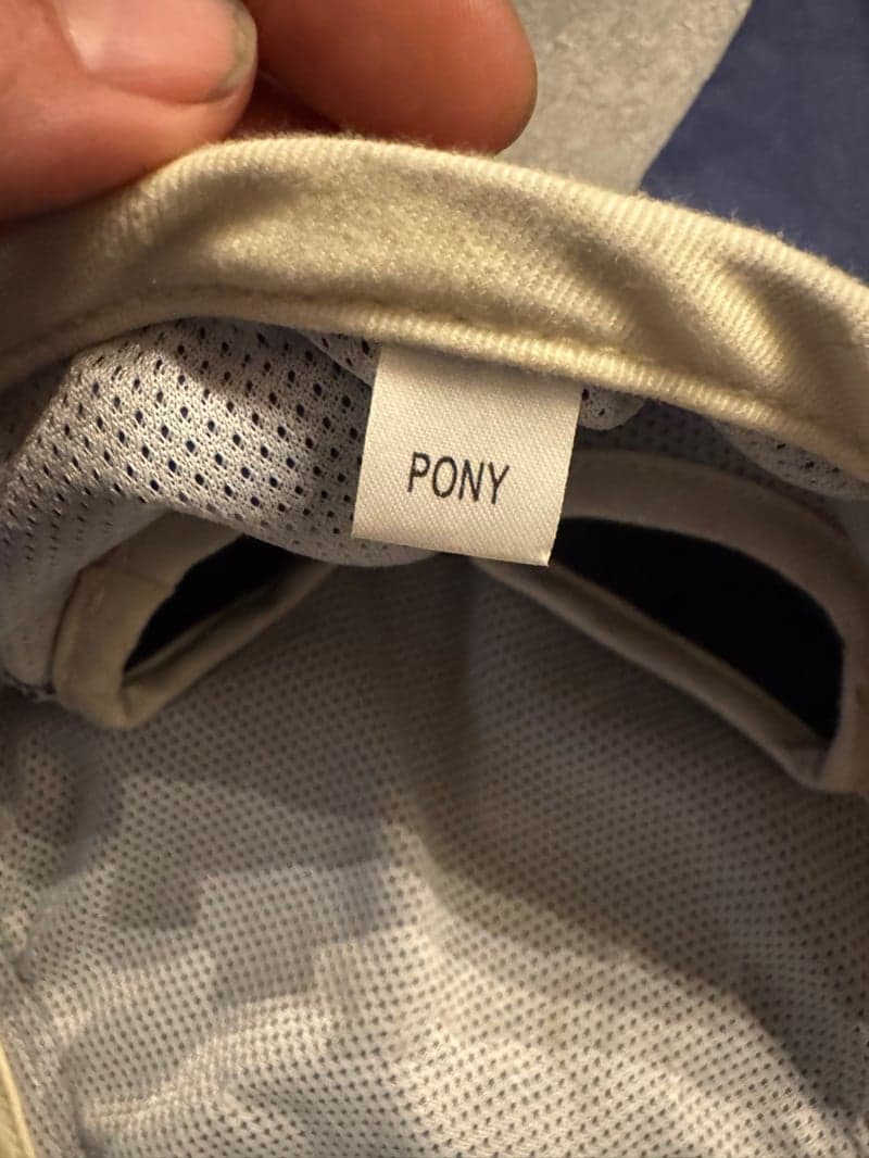 Bild 3 av Blå tävlingshuva ponny