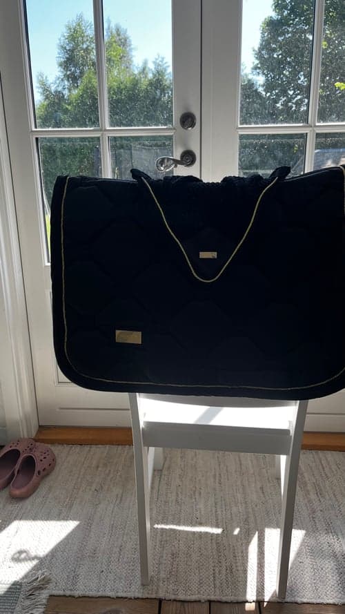 Bild av Svart schabrak equestrian stocholm + huva 