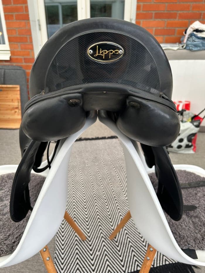 Media 3 av Svart dressyr sadel från Lippo Azzario Supreme 16,5