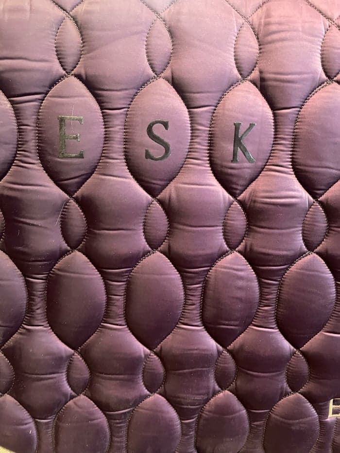 Media 2 av Mörklila schabrak från Eskadron