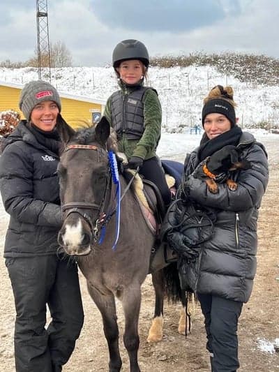 Inlägg 480 av Hoppning med titeln Annabel och Cookie rider två felfria rundor på Lillhagen