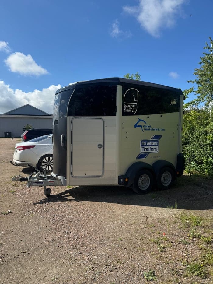 Media 1 av Ny hästtransport från Williams Trailers