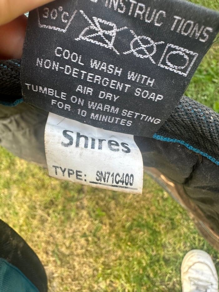 Media 3 of Täcke Shires 140 400/450grams