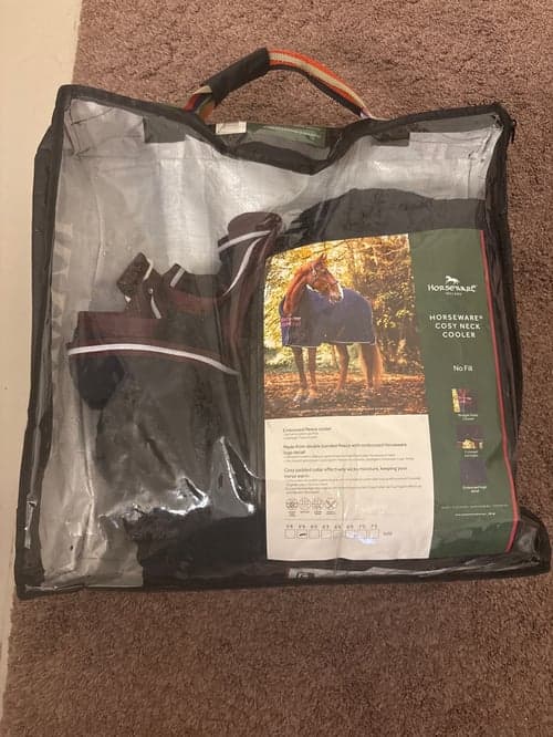 Bild av Helt nytt horseware fleecetäcke