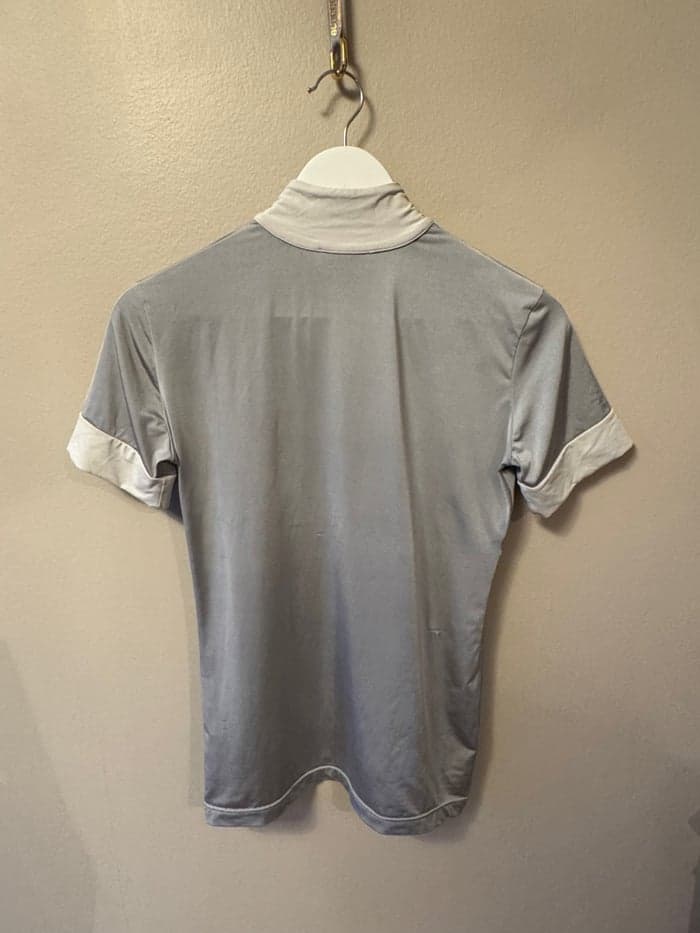 Media 3 av Grå kortärmad tävlingströja med strass