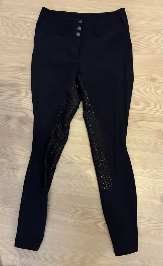 Media 1 av Nya ridbyxor från Stierna