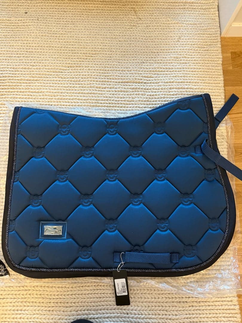 Bild 1 av Mörkblått schabrak från Equestrian Stockholm