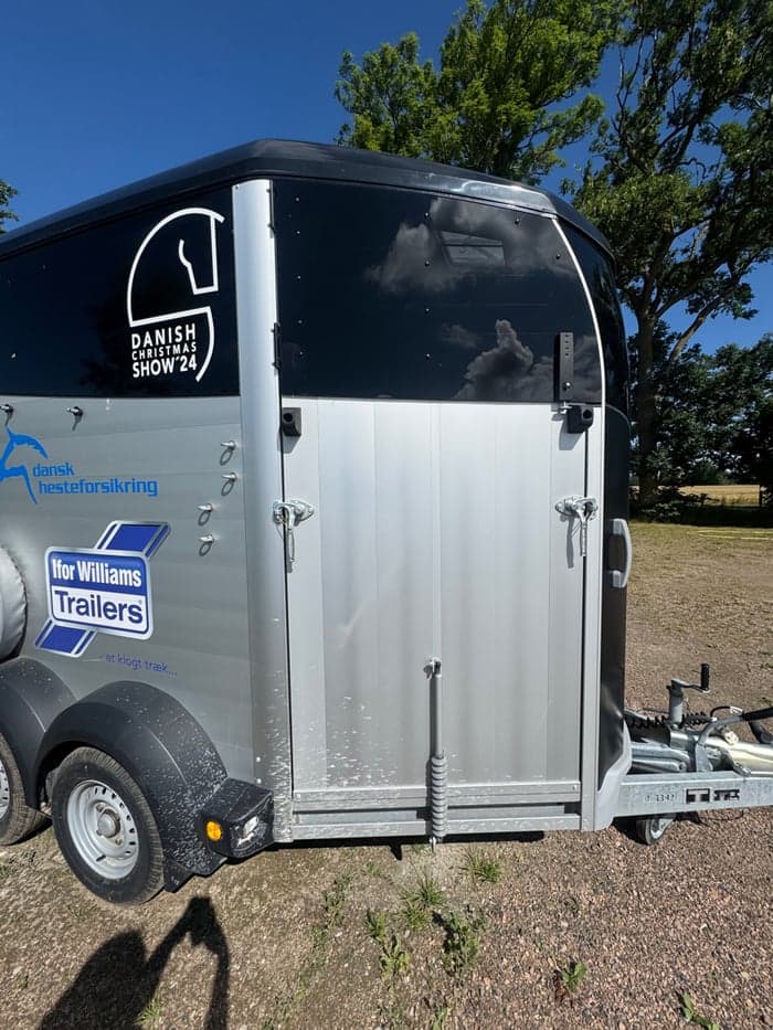 Media 2 av Ny hästtransport från Williams Trailers