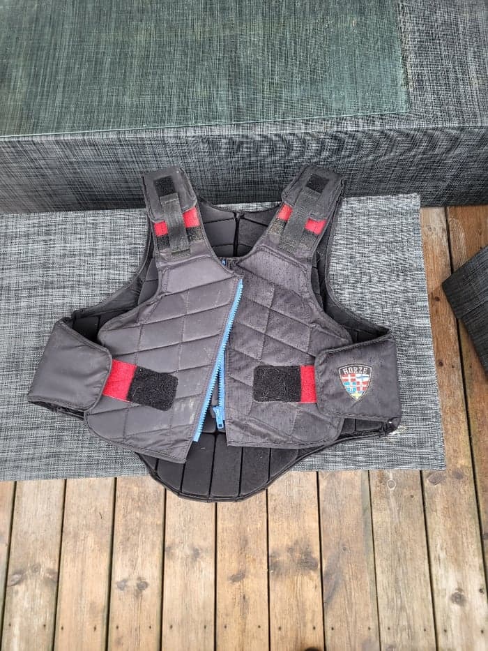 Media 1 av Black vest by Horseware