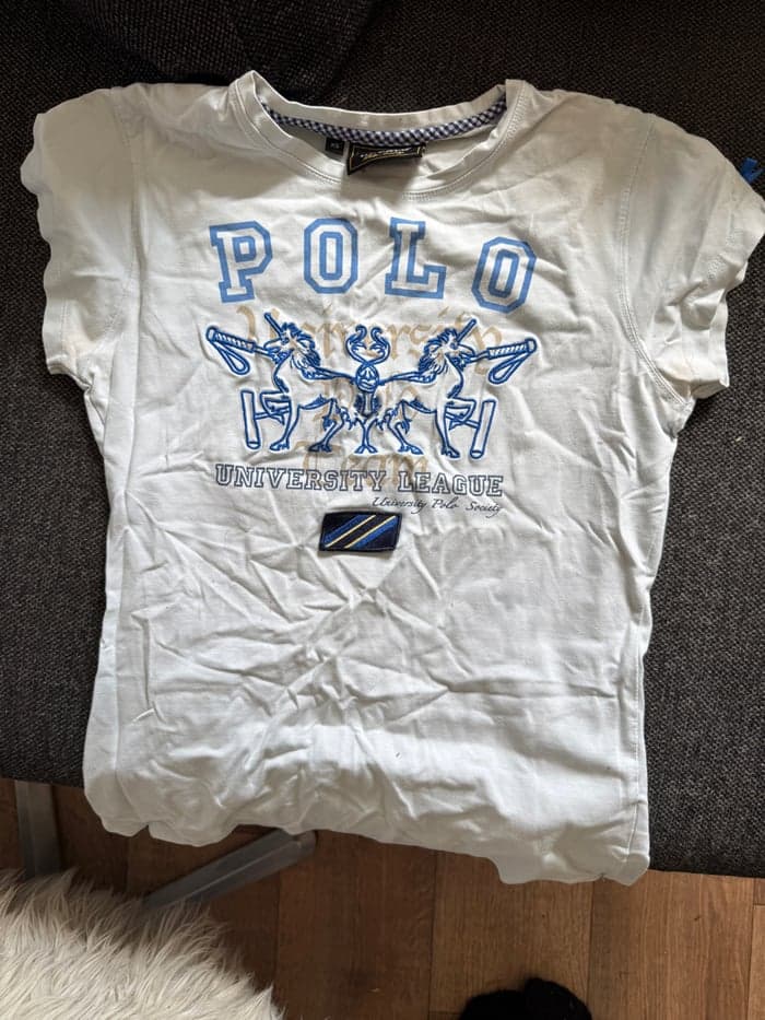 Media 2 of Grå t-shirt från HY POLO