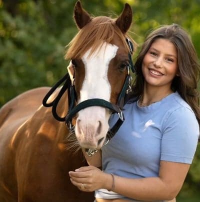Inlägg 14 av Welsh Cob med titeln Ny säsong av Ellen ❤️ hästar ute nu 😍🦄