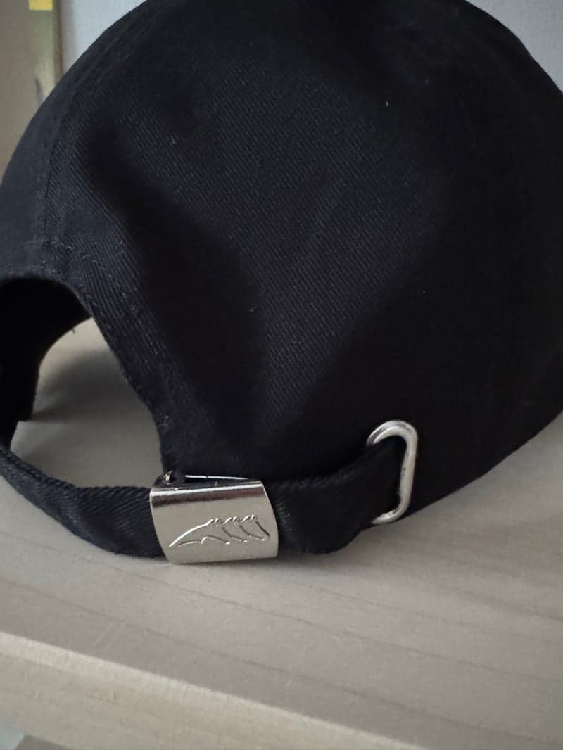 Bild 3 av Svart keps med bling från Equiline