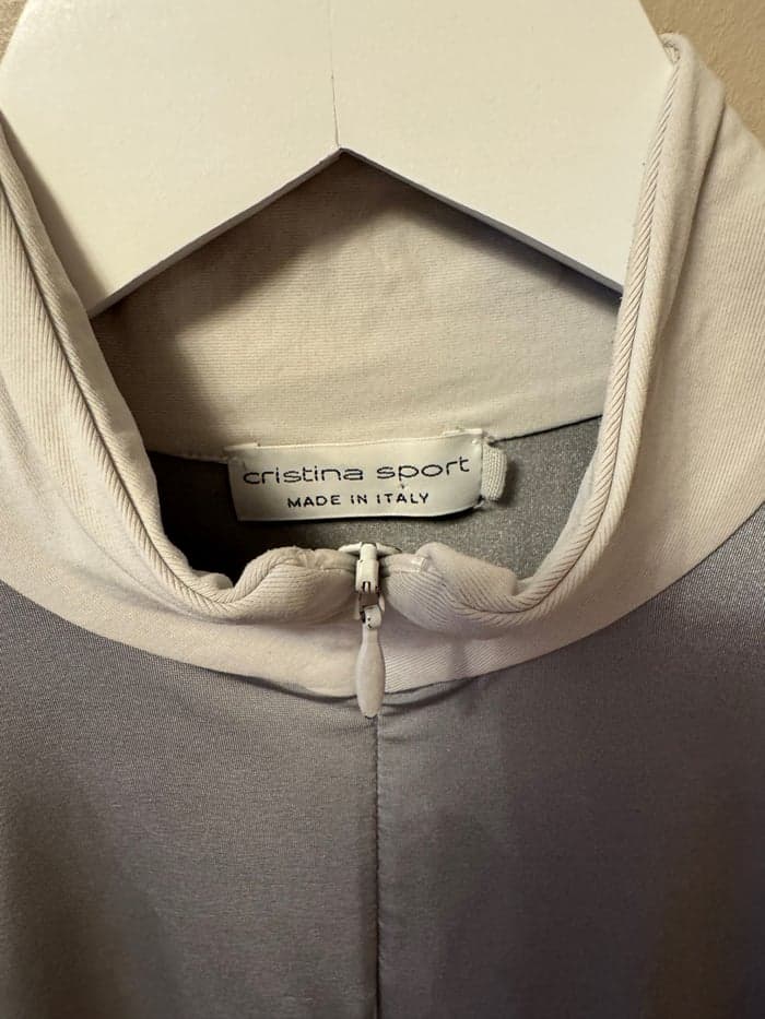 Media 5 av Grå kortärmad tävlingströja med strass