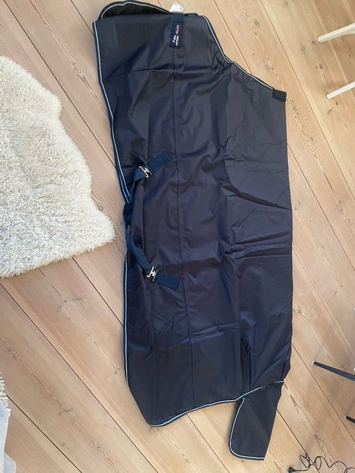 Media 3 av Mörkblått utomhustäcke från Fairfield