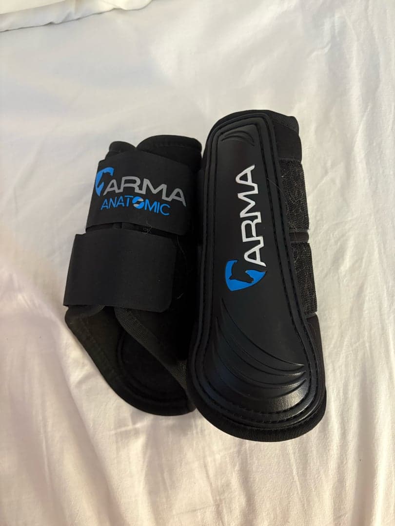 Bild 1 av Svarta benskydd från ARMA